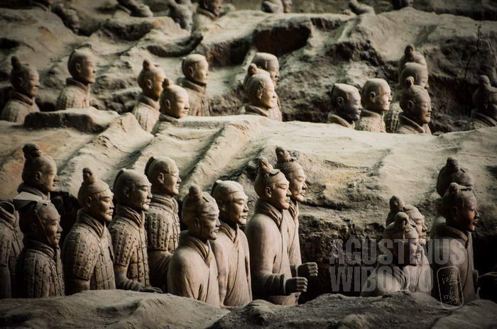 Bagi China, Jalur Sutra kuno lebih bermakna politis atau militer.