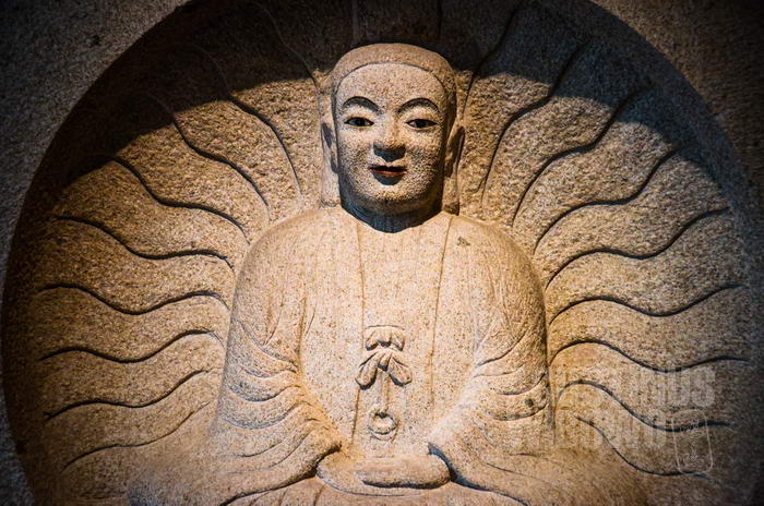 Buddhisme yang masuk ke China pun telah disesuaikan dengan budaya dan wujud rupa orang China.