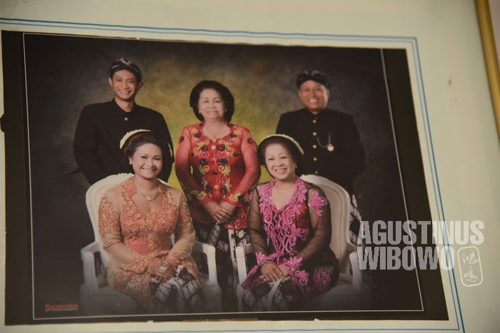 Mak Djainem dan keluarga saat berkunjung ke Yogyakarta