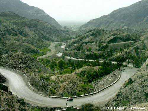 Khyber Pass yang legendaris, pintu masuk menuju Afghanistan.