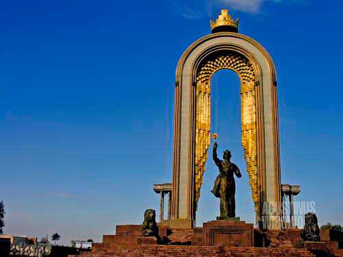 Patung Somoni di Dushanbe (AGUSTINUS WIBOWO)