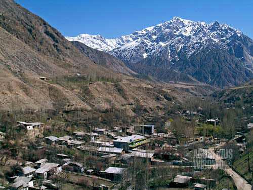 Shakhimardan, desa Uzbekistan yang dikelilingi gunung-gunung Kyrgyzstan. (AGUSTINUS WIBOWO)