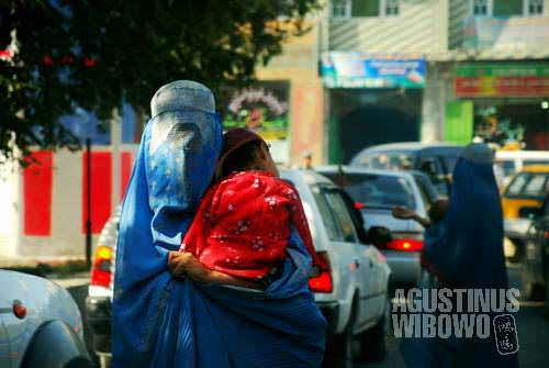 Most beggars wear burqa, and keep their aninomity