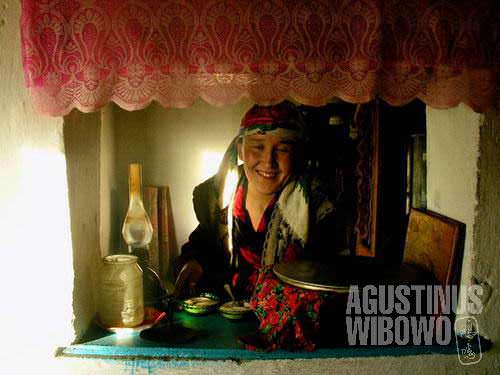 Kyrgyz lady, the restaurant owner in Alichur