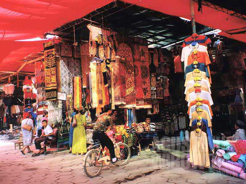 Bazaar kota tua Uyghur sudah terkenal sejak berabad-abad (AGUSTINUS WIBOWO)