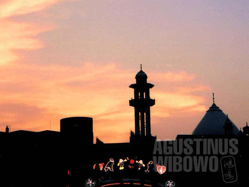 Senja di Peshawar (AGUSTINUS WIBOWO)