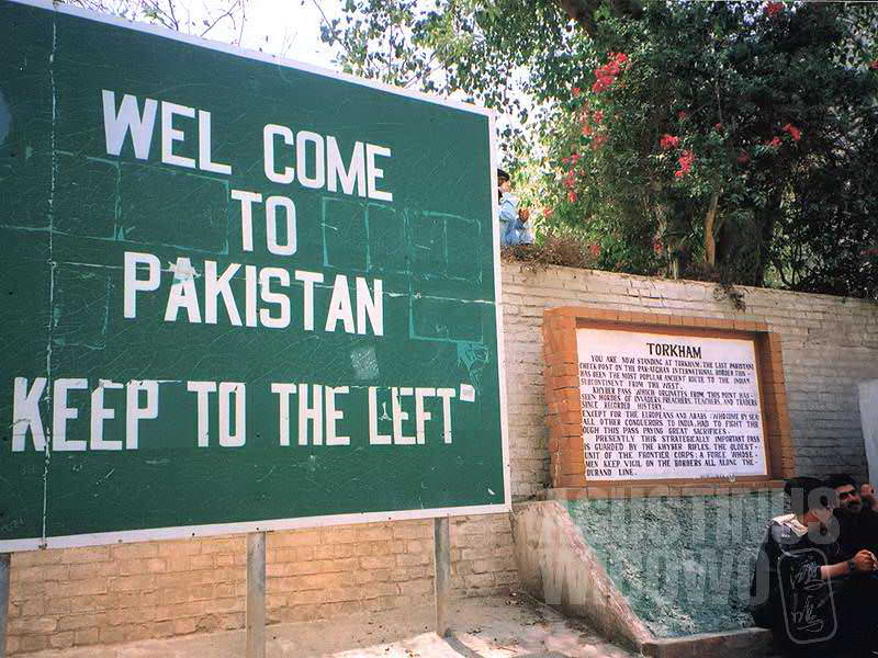 “Selamat Datang di Pakistan”, saat kami hendak meninggalkannya (AGUSTINUS WIBOWO)