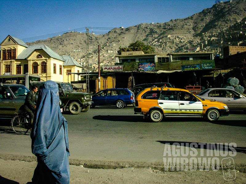 6.Ini Afghanistan, Bung!  (AGUSTINUS WIBOWO)