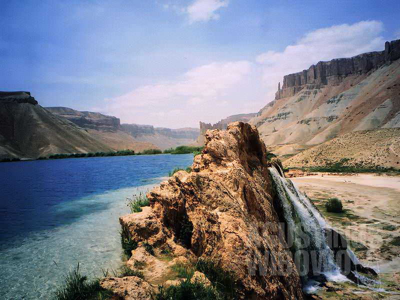 Aliran air danau yang menghidupi seluruh lembah Bamiyan (AGUSTINUS WIBOWO)