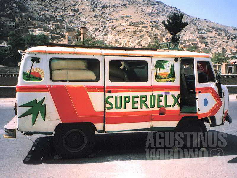 Super Deluxe Bus ala Afghanistan (AGUSTINUS WIBOWO)