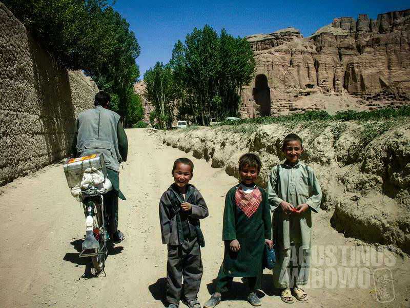 Senyum ceria menghiasi Bamiyan hari ini (AGUSTINUS WIBOWO)
