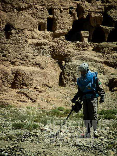 Daerah sekitar Buddha Bamiyan masih berisiko tinggi. (AGUSTINUS WIBOWO)