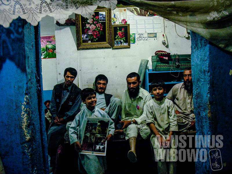 4.Keluarga Uzbek membuka warung dan penginapan di Herat (AGUSTINUS WIBOWO)