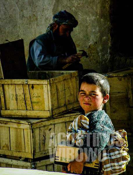1.Bocah-bocah Afghan jauh lebih tua daripada umur sebenarnya (AGUSTINUS WIBOWO)