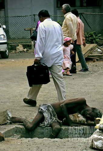 Penderita kusta yang tergeletak di depan rumah sakit ternama di Mumbai (AGUSTINUS WIBOWO)