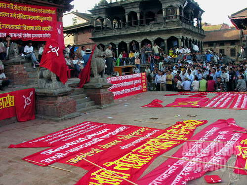 Kaum komunis berdemo di Patan. (AGUSTINUS WIBOWO)