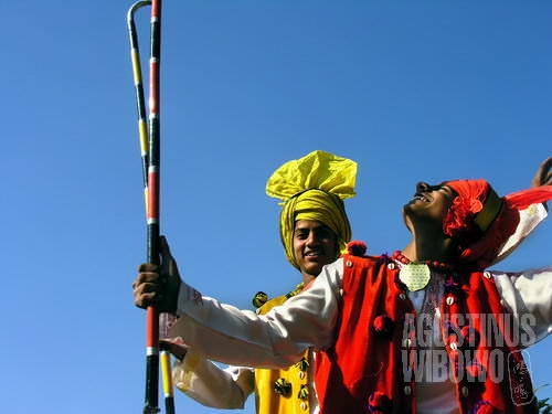 Para penari bhangra menyambut datangnya hari bersejarah (AGUSTINUS WIBOWO)